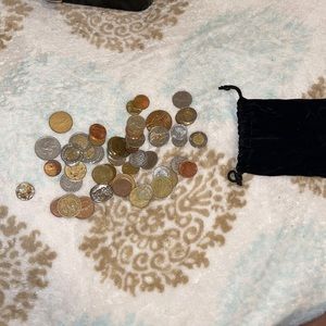 I sell a collection of coins